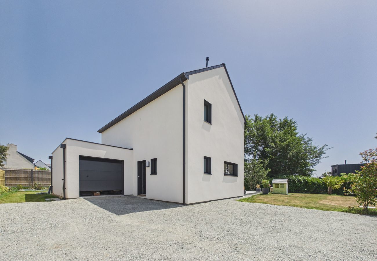 House in Trégunc - House for 8 with jacuzzi, garden, terrace