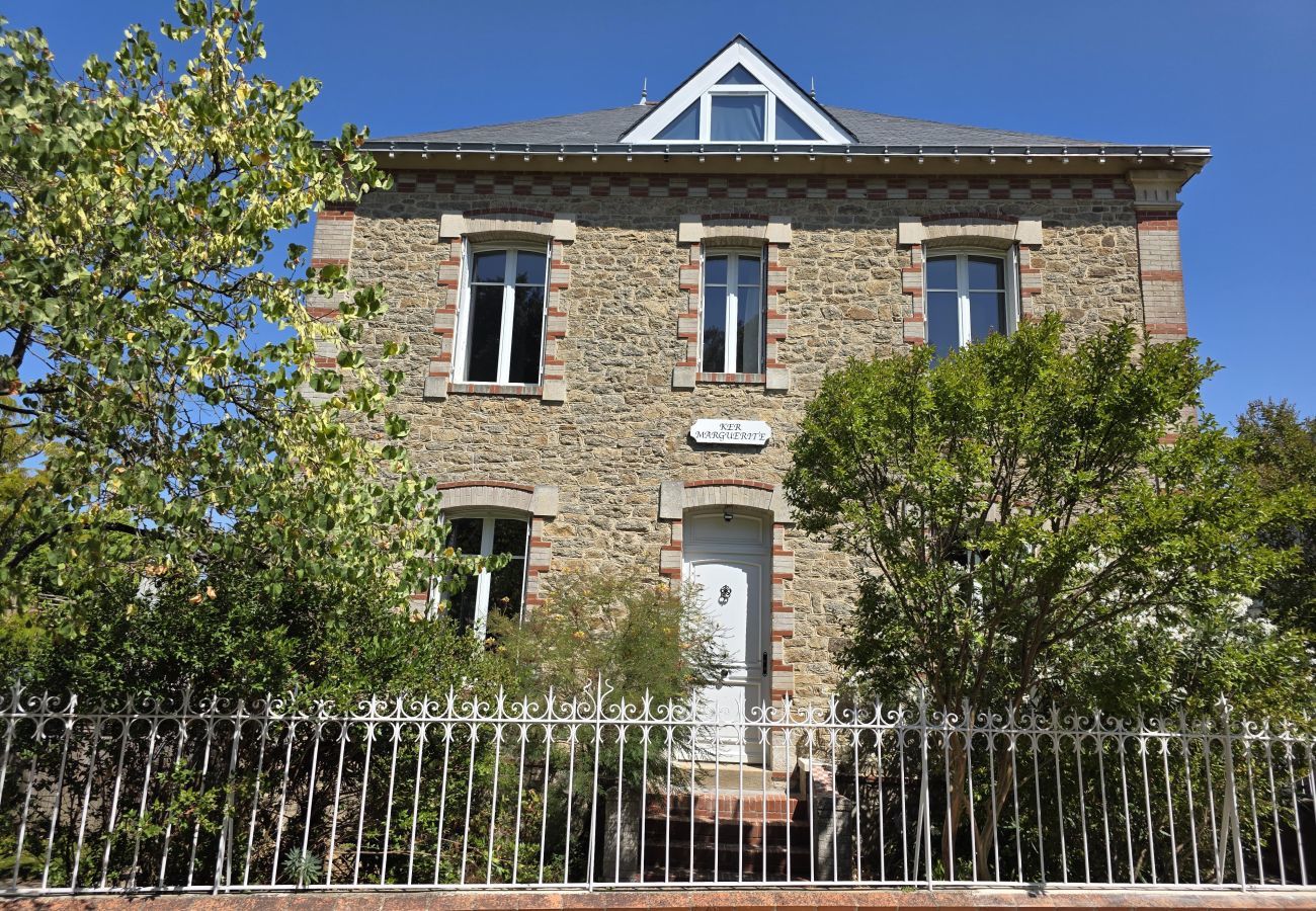 House in Pornichet - Stunning house for 10, garden, walk everywhere