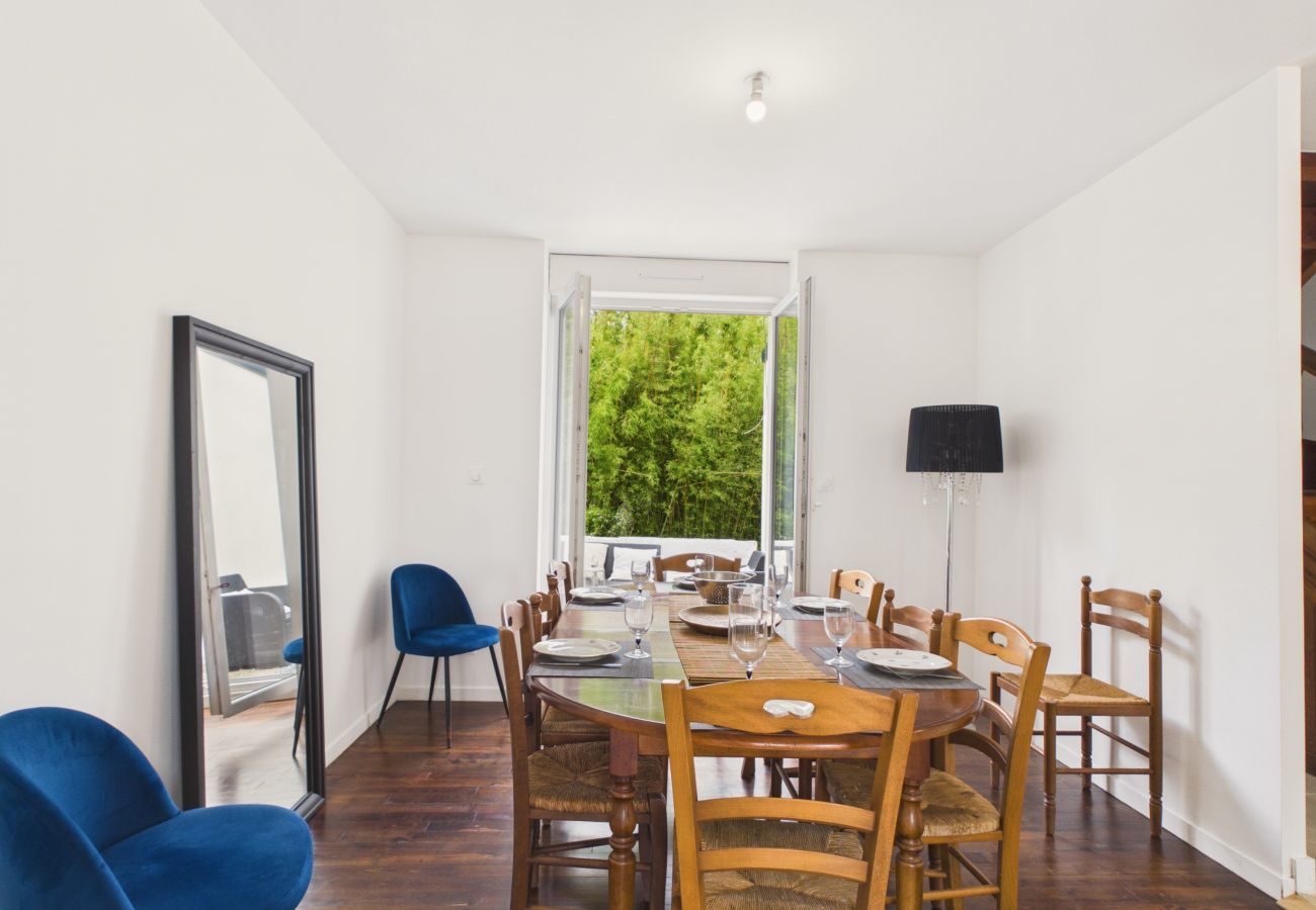 House in Guissény - House for 10 with large garden near beach
