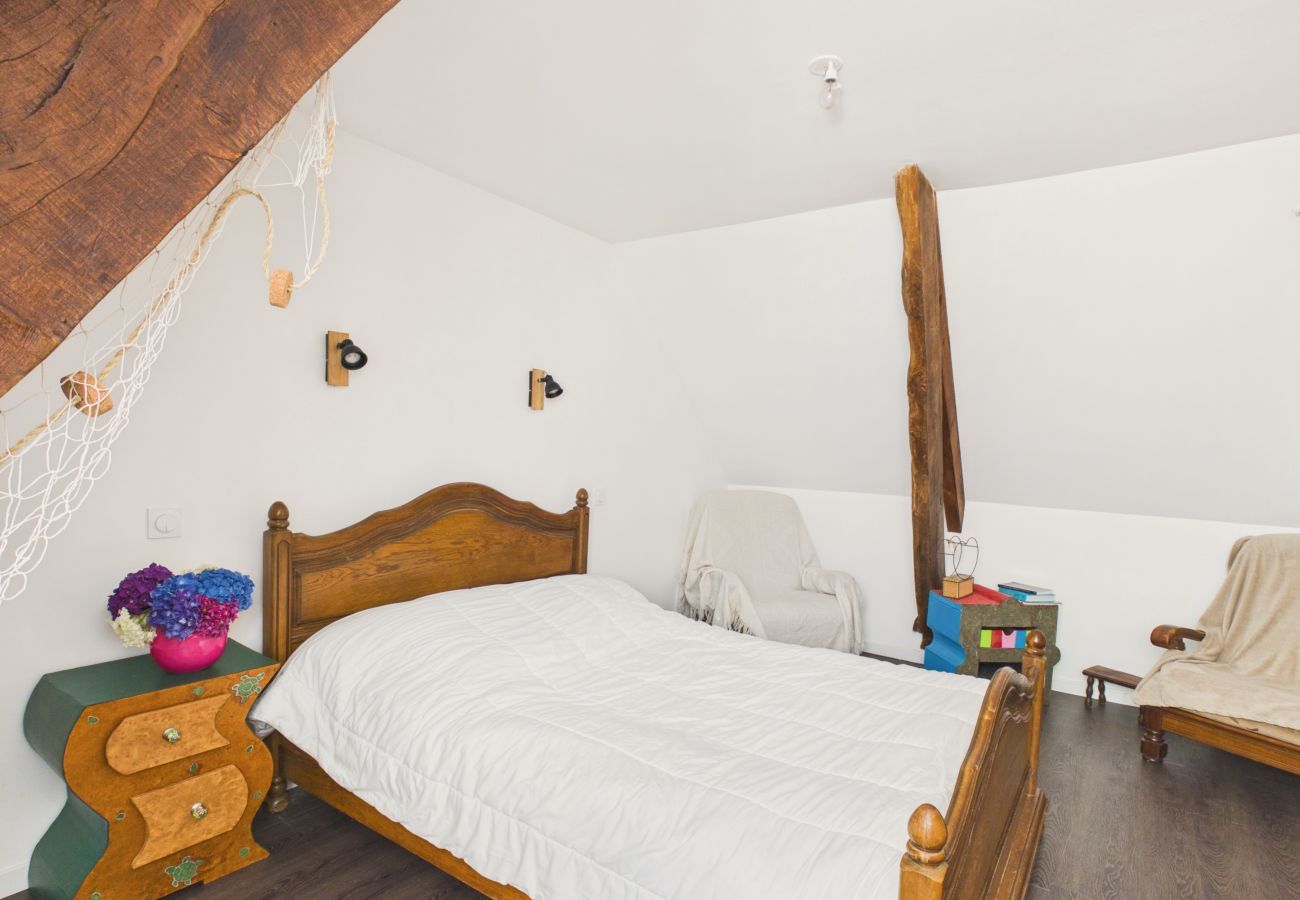 House in Hénansal - Charming house 6 guests, large garden & BBQ