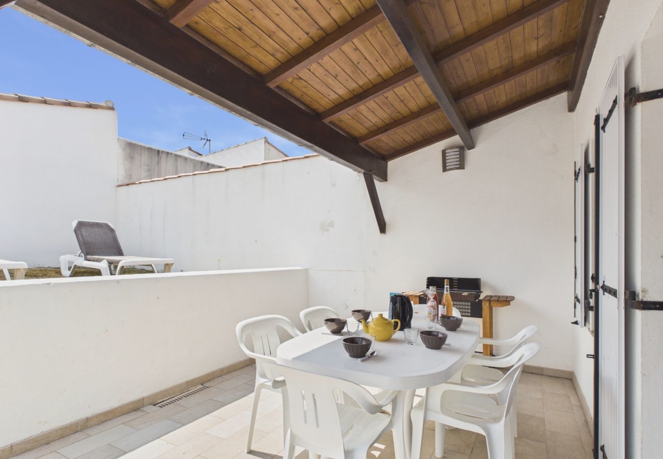 House in Rivedoux-Plage - 50m to beach, stay for 5 with garden & bbq