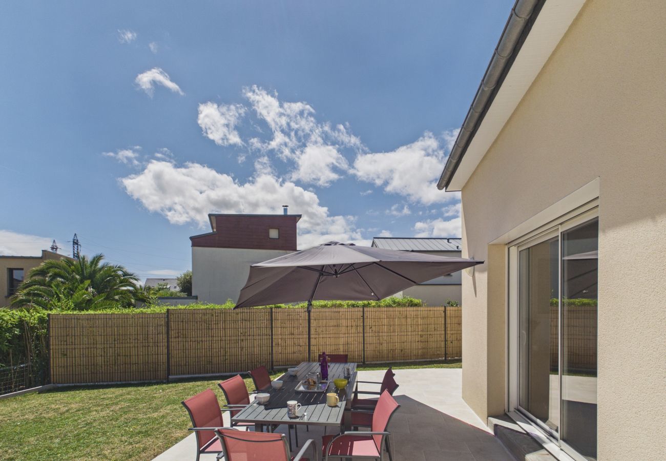 House in Dinard - Cozy home 8 guests, garden & bbq