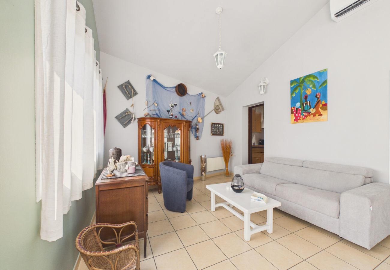 House in Arès - House w/garden & BBQ - 2 adults / 2 kids