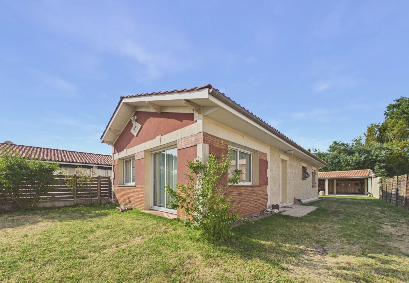 House in Arès - House w/garden & BBQ - 2 adults / 2 kids