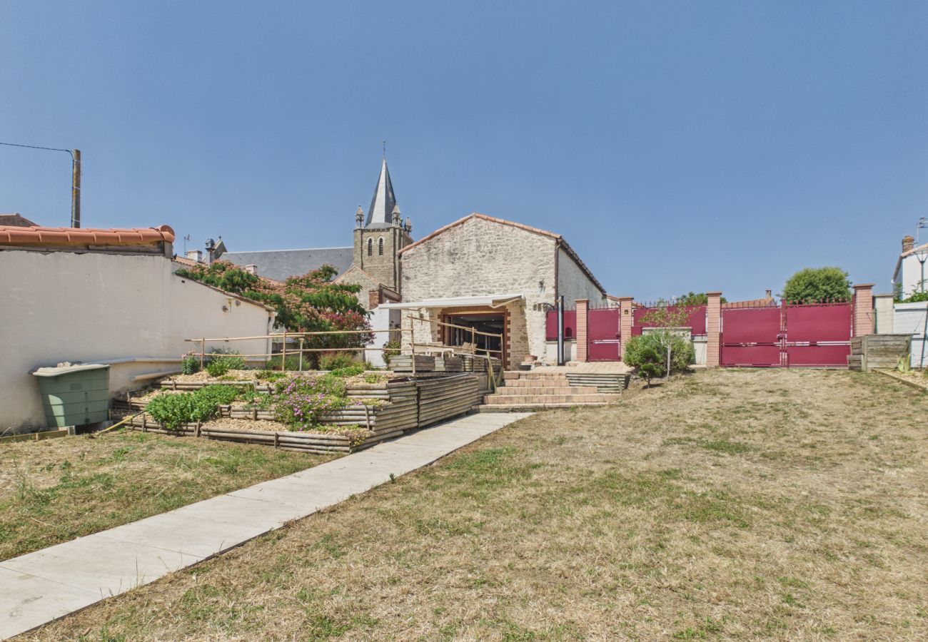 House in Longeville-sur-Mer - Family house for 8 – garden & BBQ