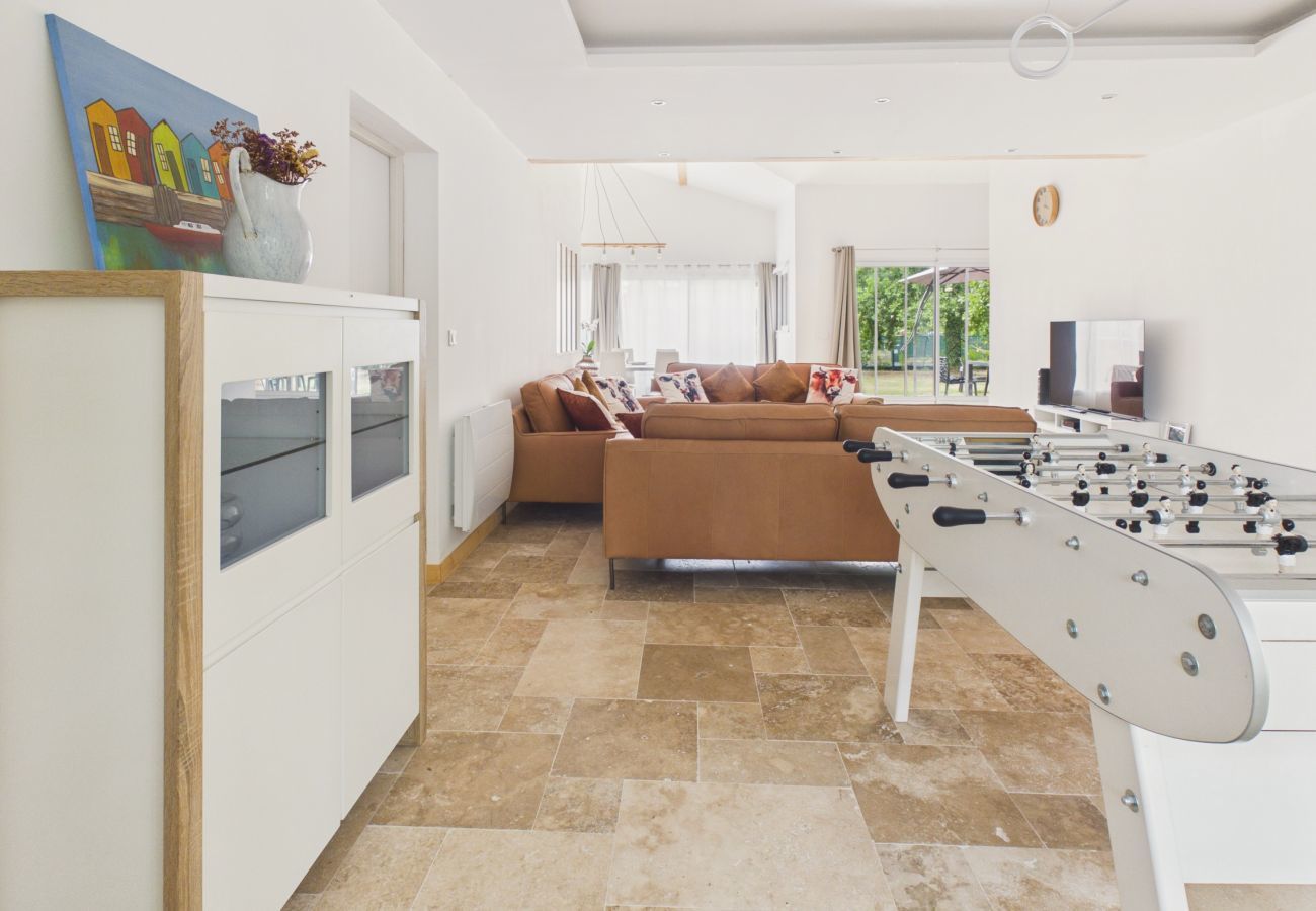 House in Lanton - Pool, garden & kids’ games – House for 6