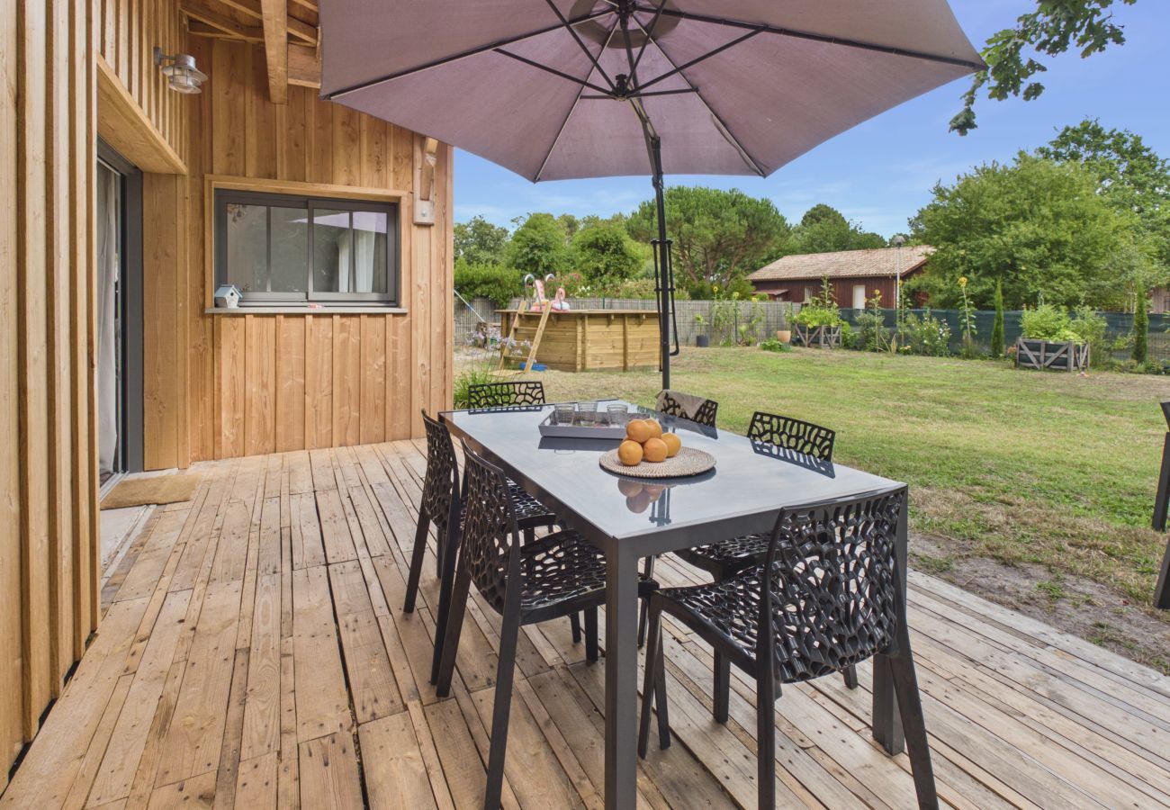 House in Lanton - Pool, garden & kids’ games – House for 6