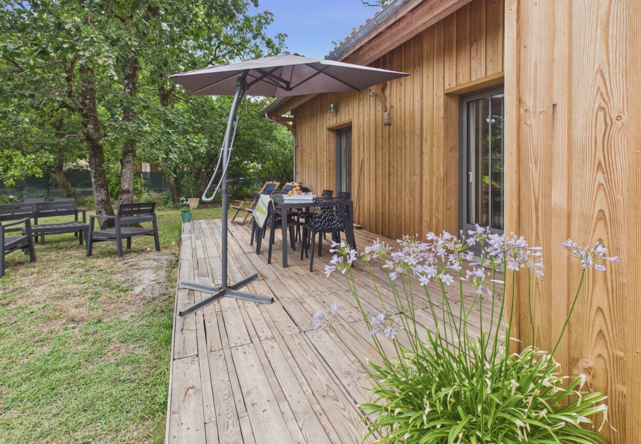House in Lanton - Pool, garden & kids’ games – House for 6