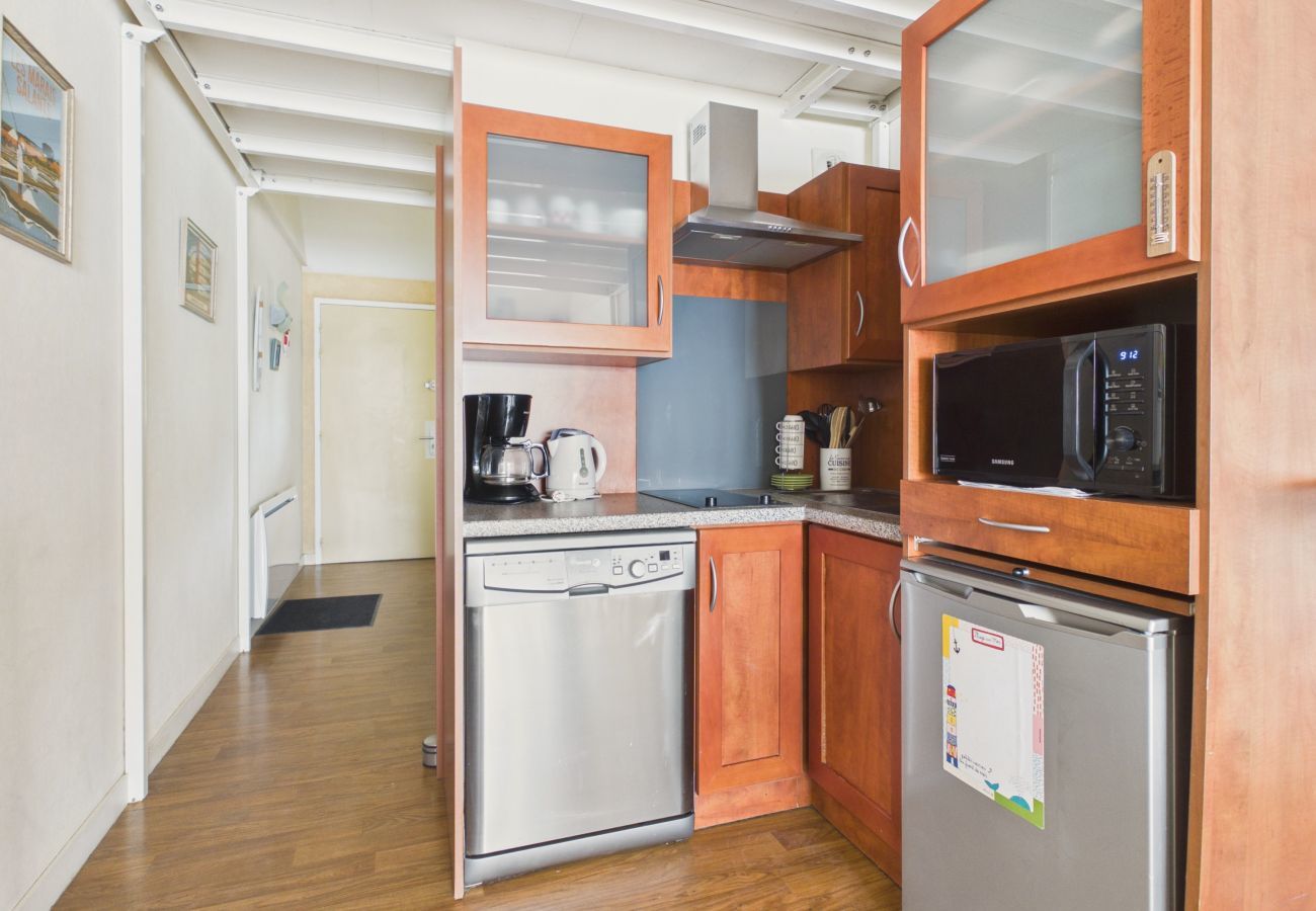 Apartment in Le Croisic - Apartment for 2 with Sea View & Pool