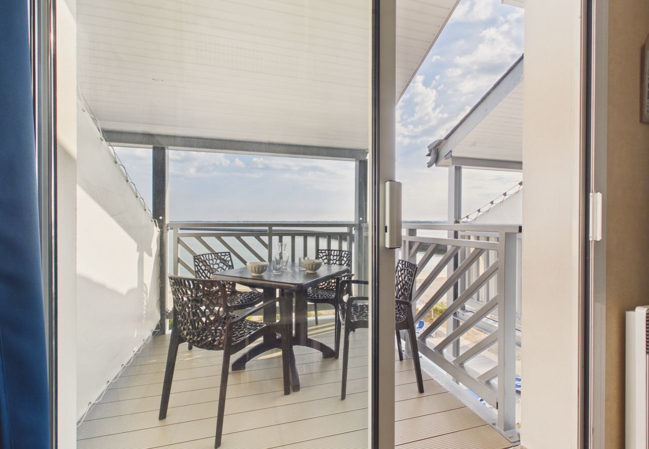 Apartment in Le Croisic - Apartment for 2 with Sea View & Pool