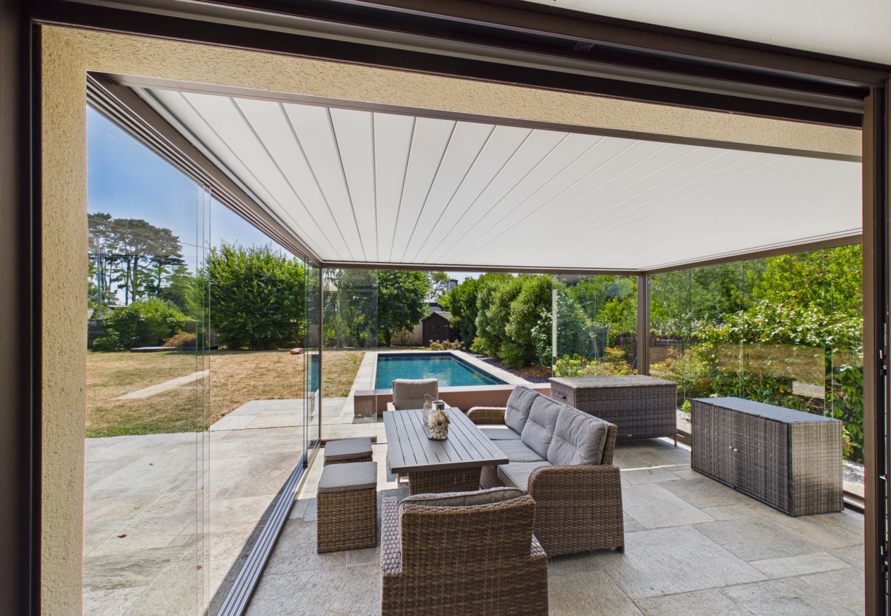 House in Arradon - 7-person house with heated pool in Arradon