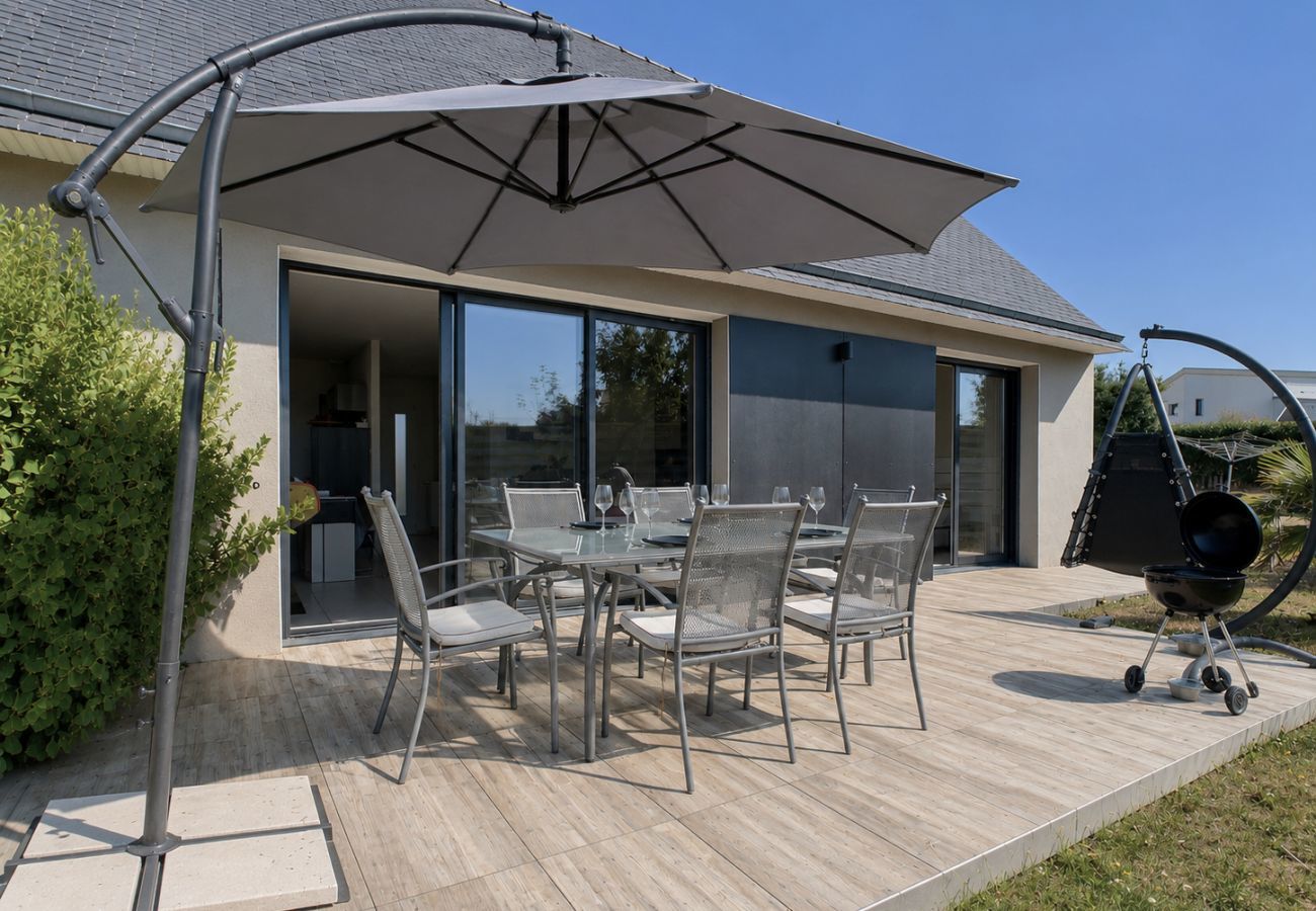 House in Plouguerneau - House for 4, Jacuzzi & Garden, Beach 200 m Away
