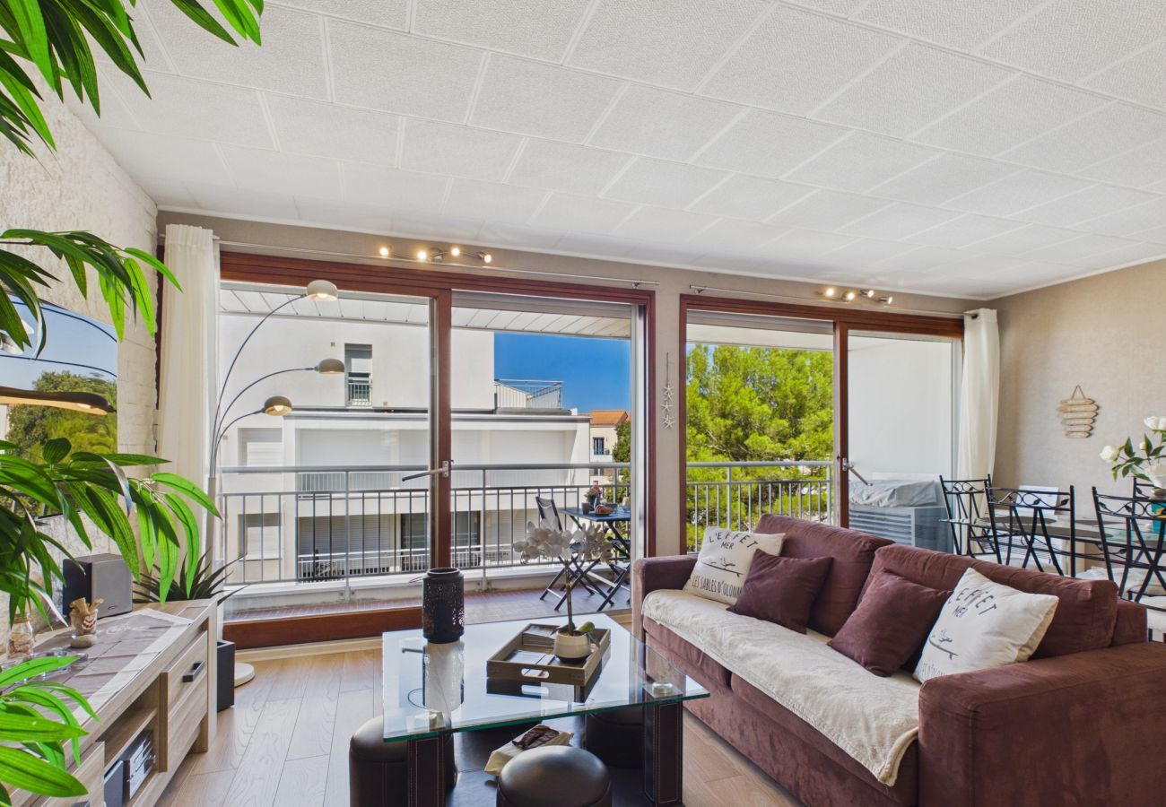Apartment in Les Sables-d´Olonne - Seaside getaway for 2 with balcony