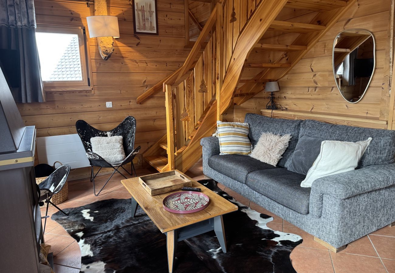 Chalet in Le Dévoluy - 250m from slopes, chalet for 10 & shared pool