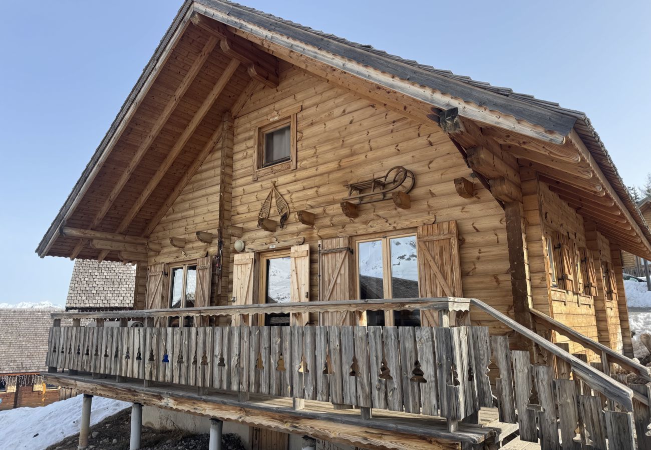 Chalet in Le Dévoluy - 250m from slopes, chalet for 10 & shared pool