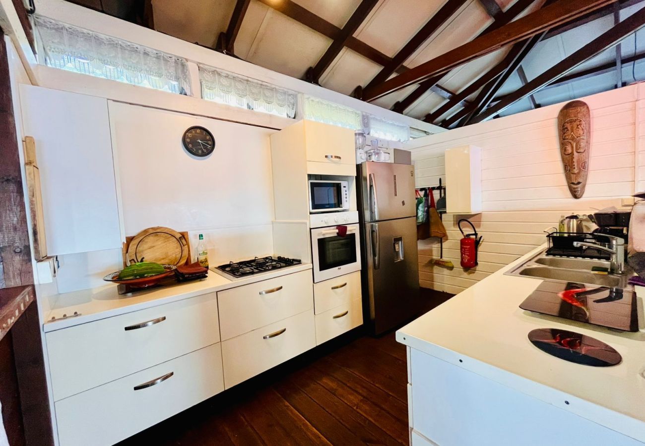Villa in La Trinité - Sea-view villa in Tartane, sleeps 8 & spa