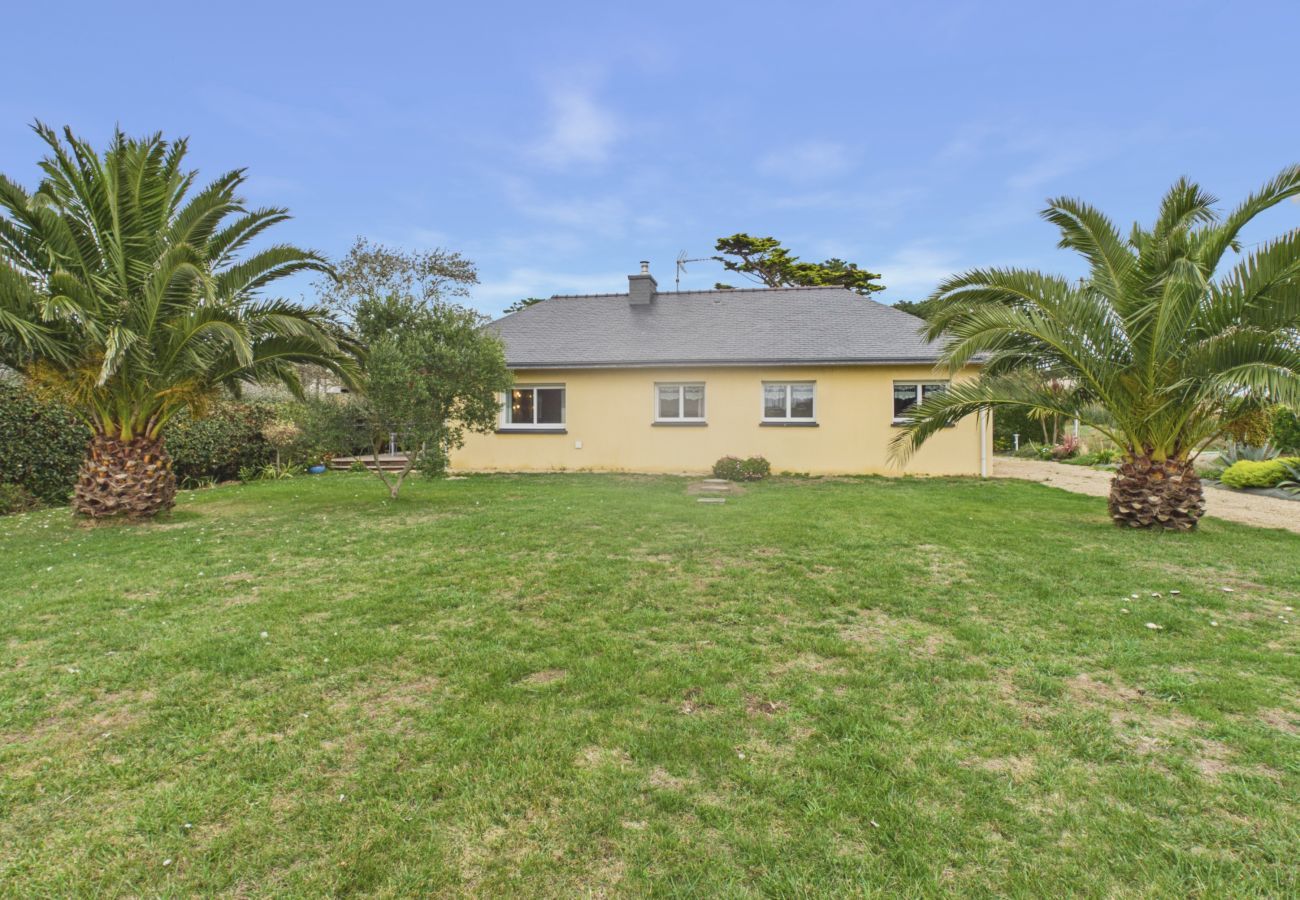 House in Plouguerneau - Beach 200 m away, house for 7 with garden