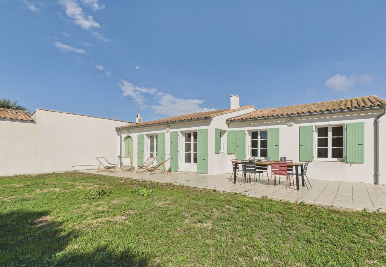 House in Saint-Clément-des-Baleines - Comfortable House & Garden for 6, Walkable