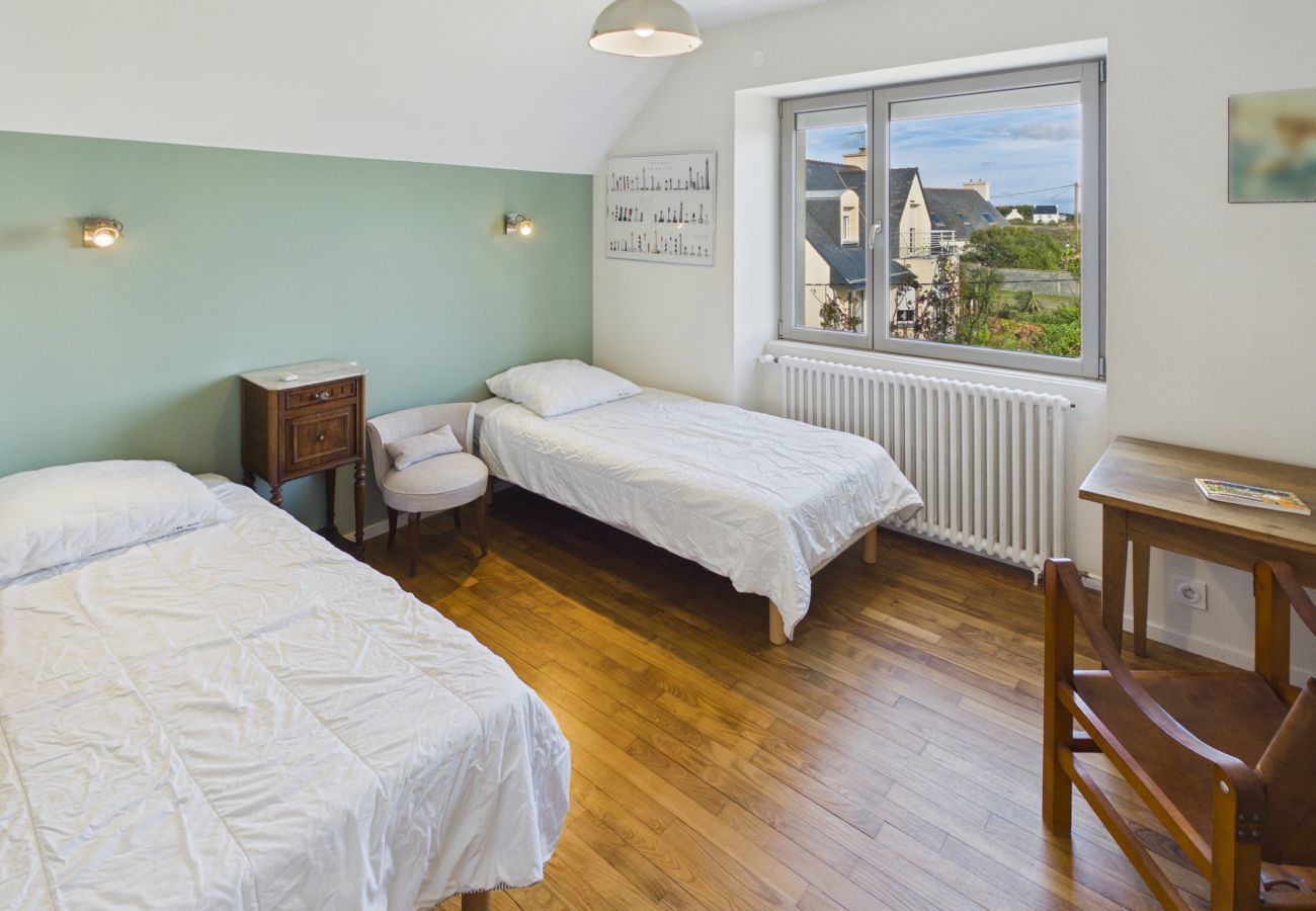 House in Penmarch - Sea View, Near Beach, House & Garden, Sleeps 10