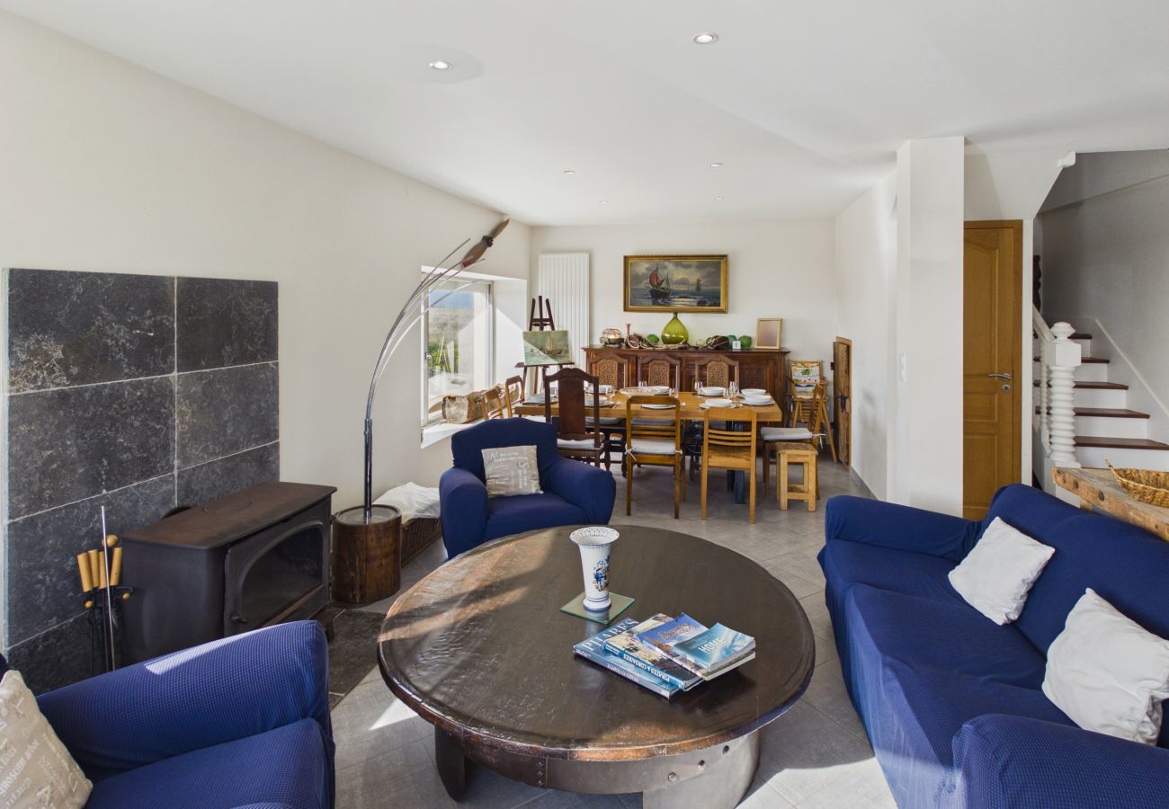 House in Penmarch - Sea View, Near Beach, House & Garden, Sleeps 10