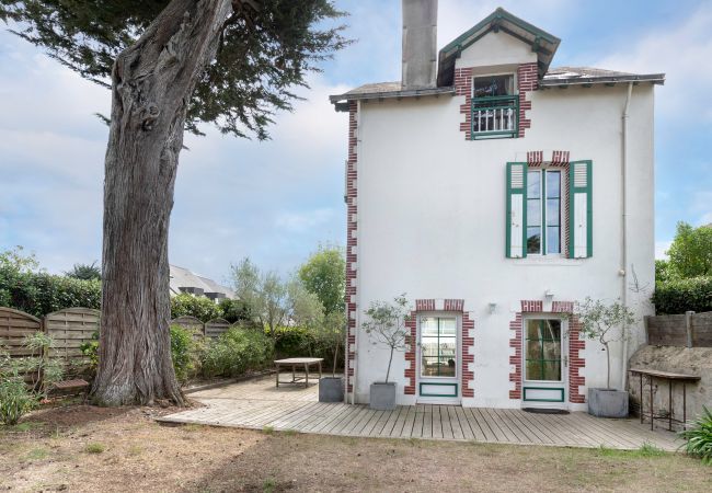 Casa en Le Pouliguen - Casa de carácter a 100 metros de la playa. Casa en Le Pouliguen - Casa de carácter a 100 metros de la playa.