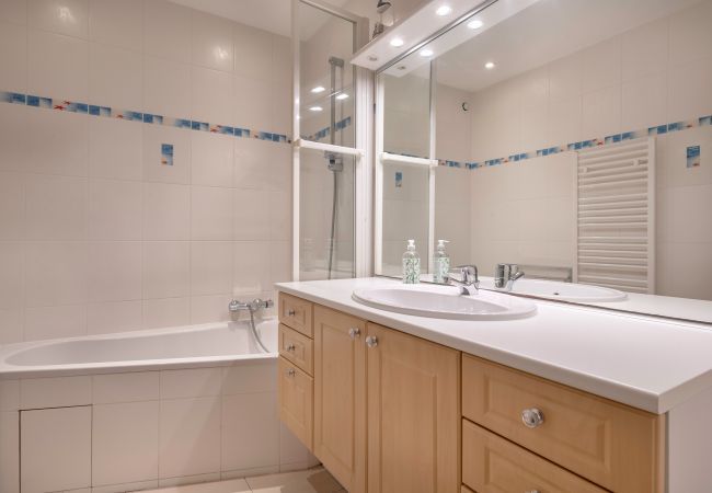 Casa en Saint-Nazaire - House for 6 - 300 m from the beach! Casa en Saint-Nazaire - House for 6 - 300 m from the beach!