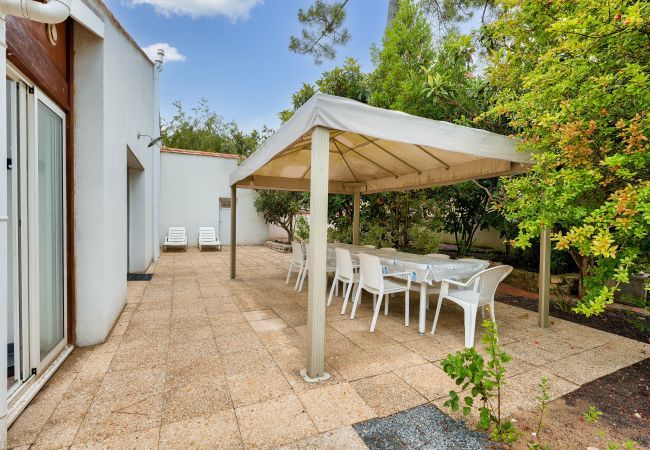 Casa en La Faute-sur-Mer - 600m from the beach, house for 8 with a pool Casa en La Faute-sur-Mer - 600m from the beach, house for 8 with a pool