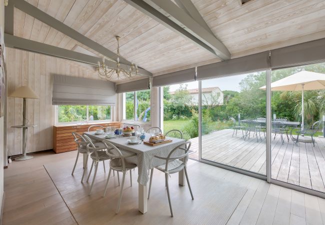 Casa en La Flotte - La Flotte- para 10- 800m del centro Casa en La Flotte - La Flotte- para 10- 800m del centro