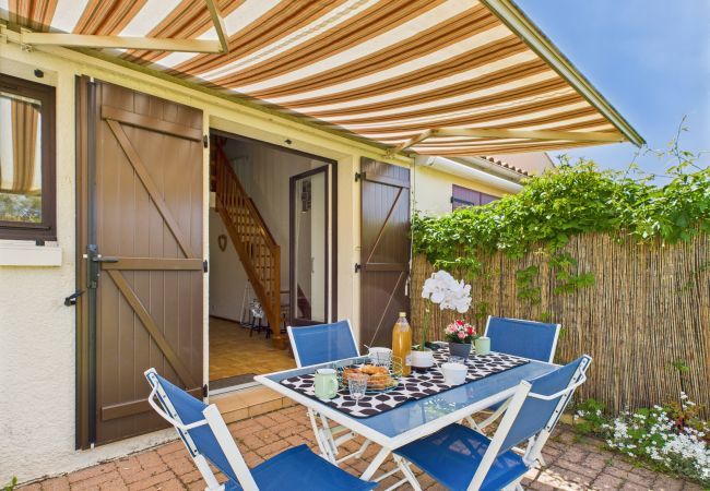 Casa en Saint-Vincent-sur-Jard - 280m from the beach - Pool - Sleeps 4 Casa en Saint-Vincent-sur-Jard - 280m from the beach - Pool - Sleeps 4