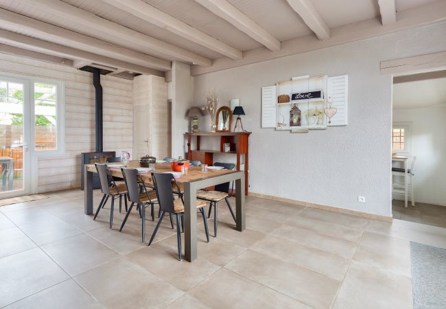 Casa en Andernos-les-Bains - A 350m de la playa Le Betey - Casa para 9 con piscina Casa en Andernos-les-Bains - A 350m de la playa Le Betey - Casa para 9 con piscina