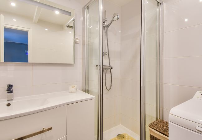 Casa adosada en St. Hilaire de Riez - 150m playa - Casa para 4 - Terraza colorida Casa adosada en St. Hilaire de Riez - 150m playa - Casa para 4 - Terraza colorida