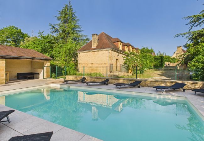 Casa en La Chapelle-Aubareil - Gran casa para 15 con piscina y pista de tenis