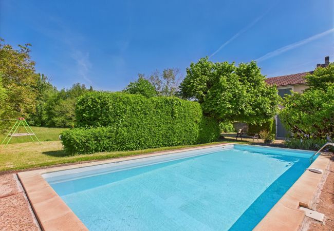 Casa en Montignac - Casa adosada, 4 adultos y 1 niño, piscina Casa en Montignac - Casa adosada, 4 adultos y 1 niño, piscina