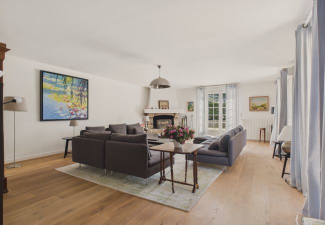 Casa en Le Pouliguen - A 650 m del mar – Gran casa para 10 con piscina Casa en Le Pouliguen - A 650 m del mar – Gran casa para 10 con piscina