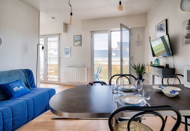 Apartamento en Dinard - A 700 m de la playa, centro de Dinard, 2 adultos y 1 niño. Apartamento en Dinard - A 700 m de la playa, centro de Dinard, 2 adultos y 1 niño.