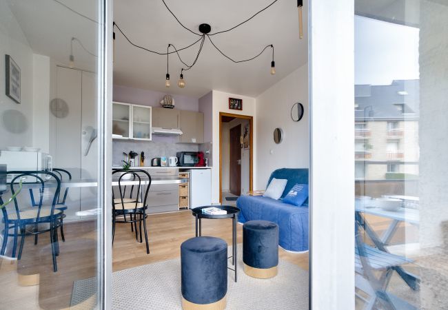 Apartamento en Dinard - A 700 m de la playa, centro de Dinard, 2 adultos y 1 niño. Apartamento en Dinard - A 700 m de la playa, centro de Dinard, 2 adultos y 1 niño.