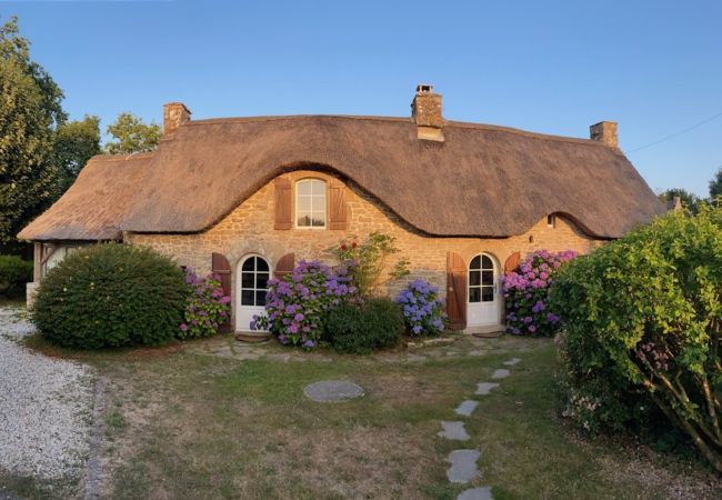Casa en Baden - Casa con techo de paja para 6 personas con jardín Casa en Baden - Casa con techo de paja para 6 personas con jardín