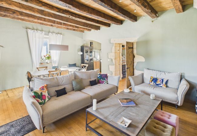 Casa en Les Eyzies-de-Tayac-Sireuil - Vista al Valle – Casa para 10 – Piscina