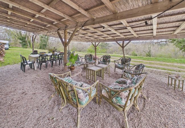 Casa rural en Fanlac - Casa con gran terraza y jardín para 9