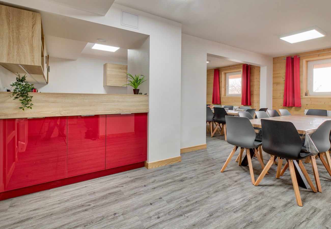 Apartamento en Genos - A 80m de las pistas - Piso para 15 personas