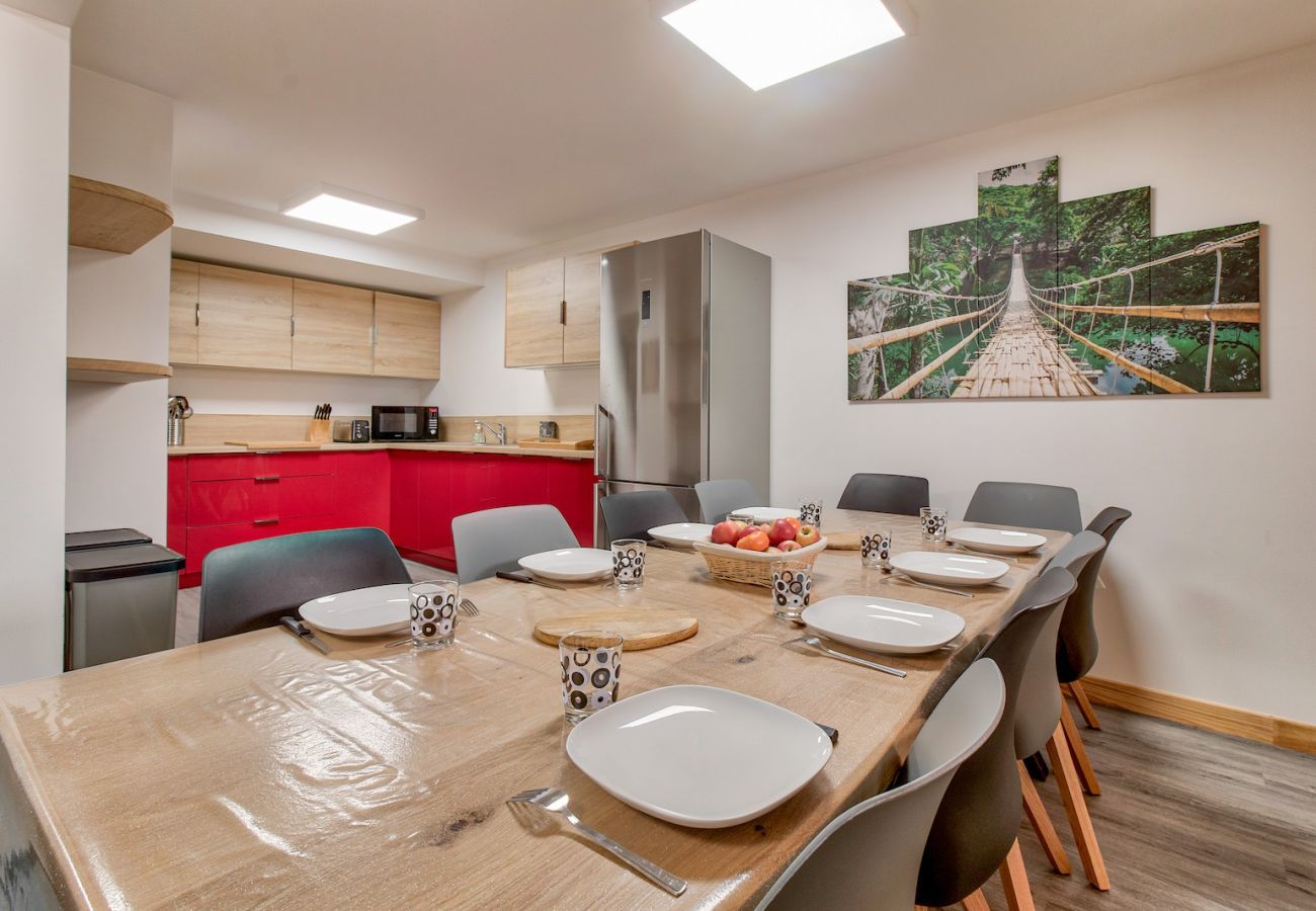 Apartamento en Genos - A 80m de las pistas - Piso para 15 personas