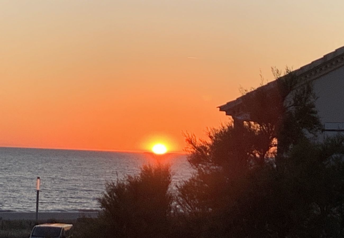 Apartamento en Notre-Dame-de-Monts - A 50m de la playa, piso para 4