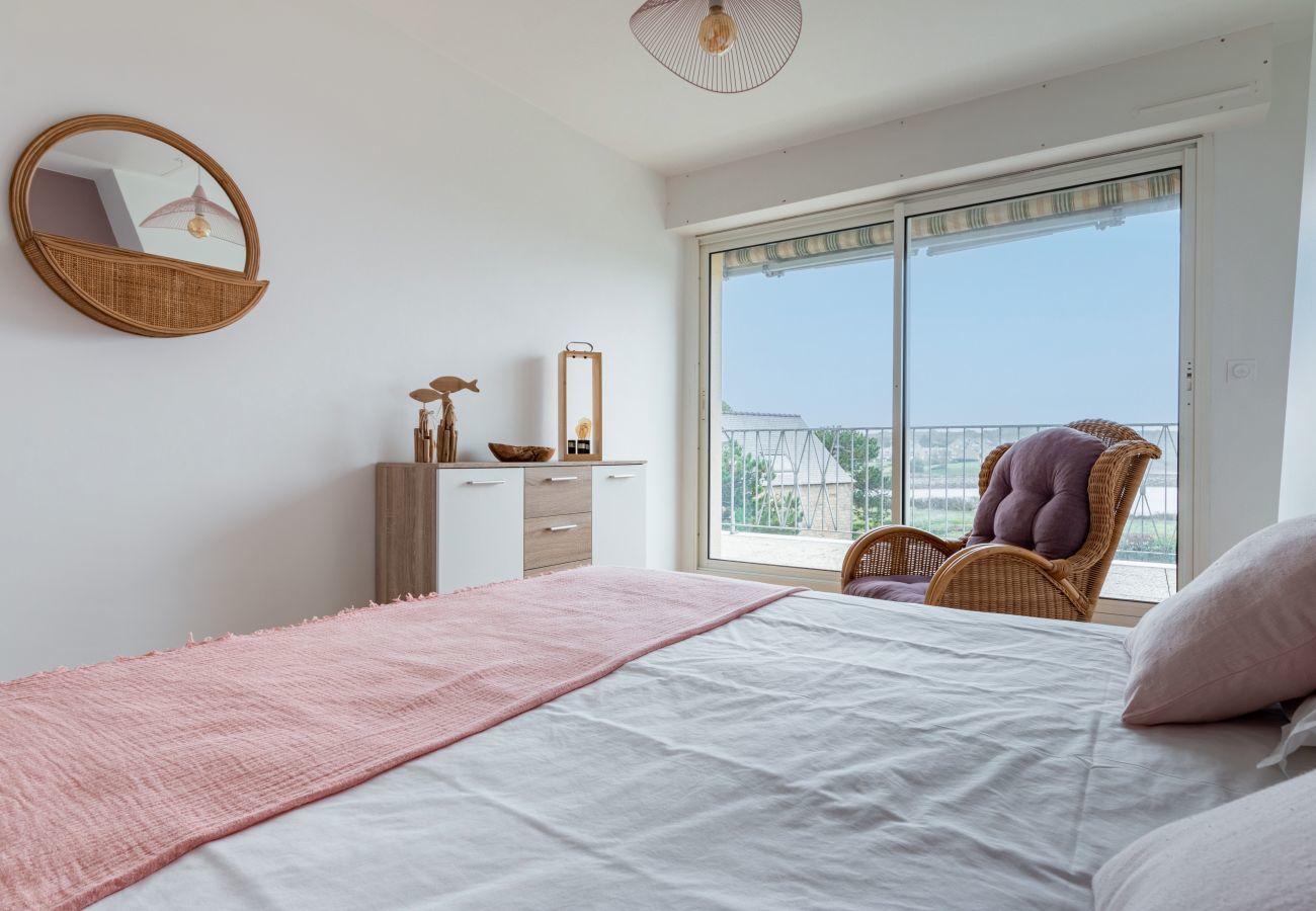 Casa en Arzon - Casa colorida con jacuzzi - 300m de la playa