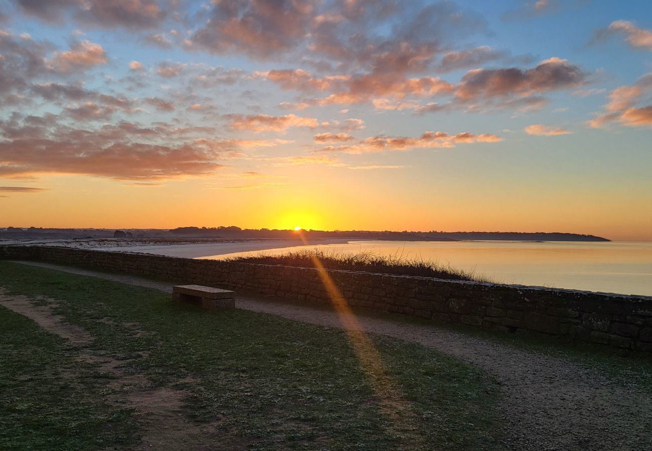 Apartamento en Arzon - Apartamento con vistas al mar, a pie de playas