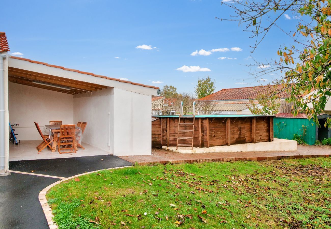 Casa en Avrillé - House for 10 with a pool