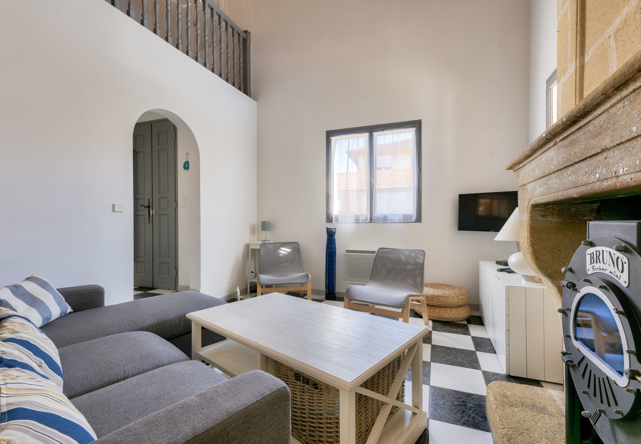 Casa en Arès - 950m de la playa - Casa para 10 con piscina