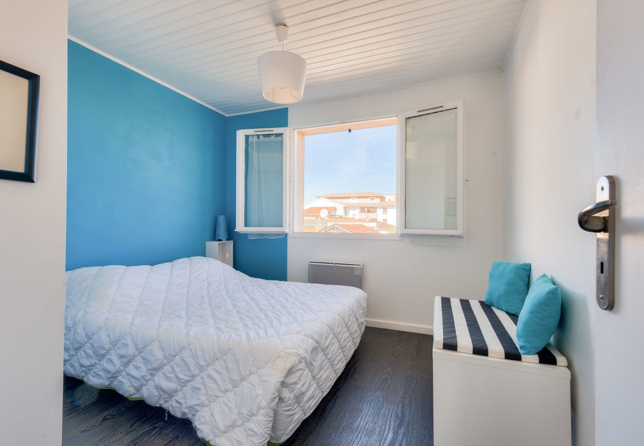 Casa en Arès - 950m de la playa - Casa para 10 con piscina