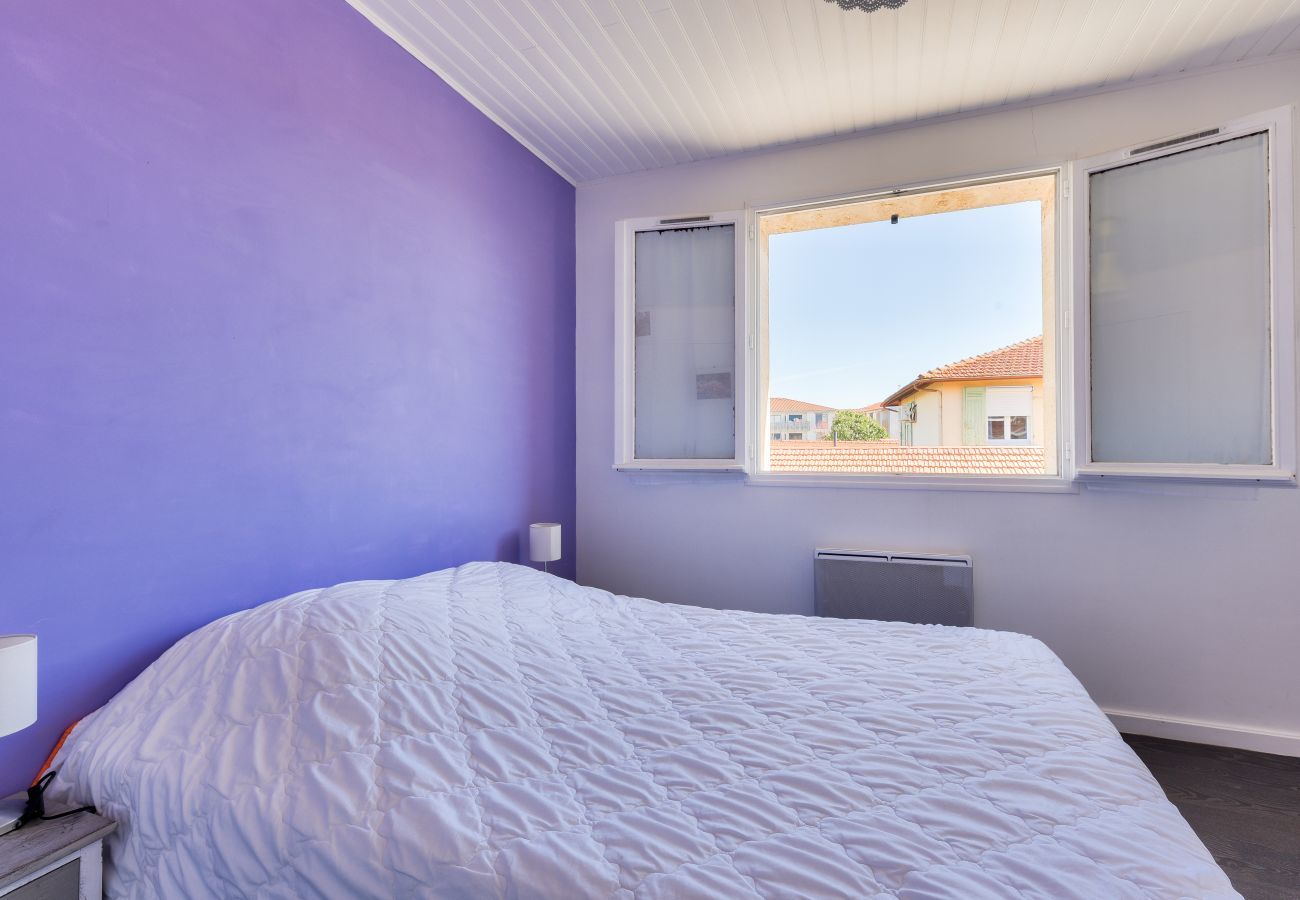 Casa en Arès - 950m de la playa - Casa para 10 con piscina
