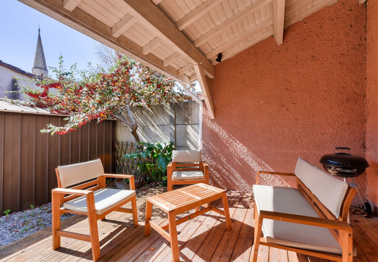 Casa en Arès - 950m de la playa - Casa para 10 con piscina