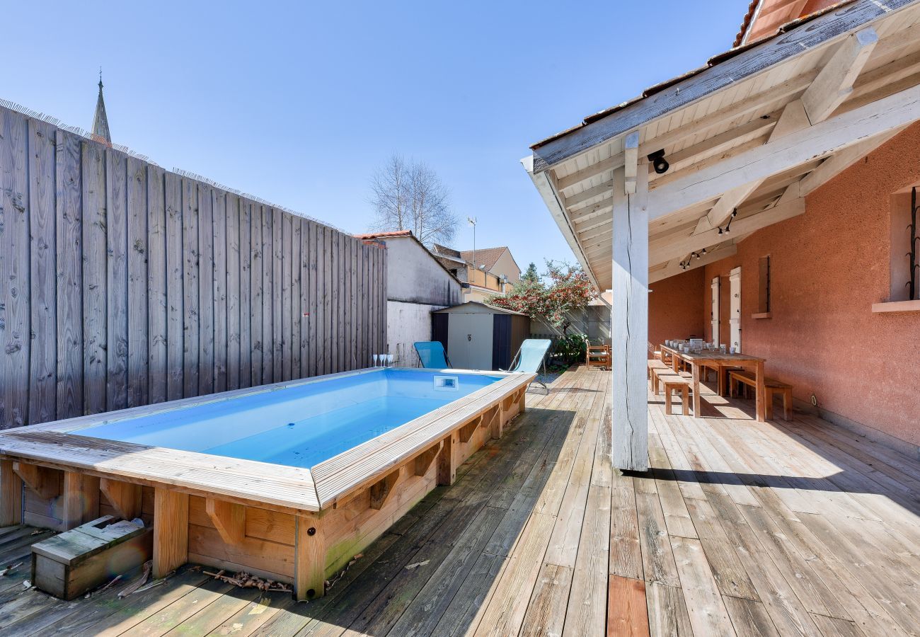 Casa en Arès - 950m de la playa - Casa para 10 con piscina